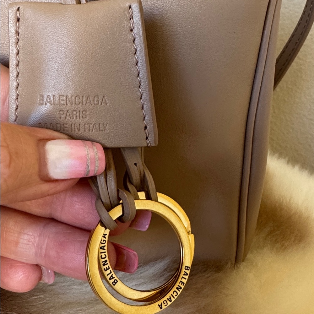 Balenciaga Rodeo - Picture 9 of 17